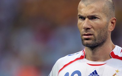 悦盈体育独家-但场上他像教授