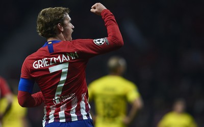 悦盈体育动态-前锋浪费机会大全球迷心碎